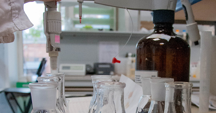 Лабораторный анализ пластовых вод: цели, методы и оборудование